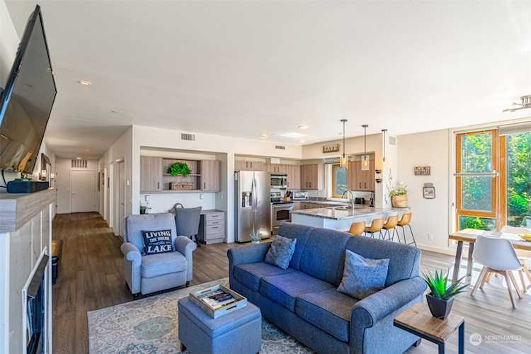 2220 W Woodin Ave #201 Chelan, WA 98816