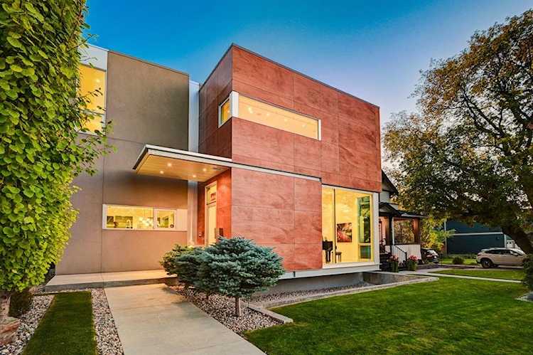 227 2 Ave NE Calgary, AB T3E 0E3