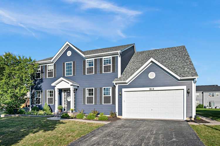 814 Baden Ave Oswego, IL 60543