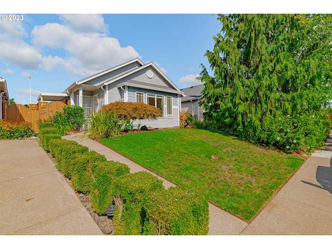 806 SE Rasmussen BLVD Battle Ground, WA 98604