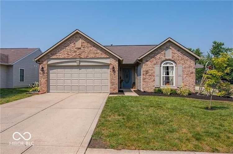 6760 Lexington Circle Zionsville, IN 46077