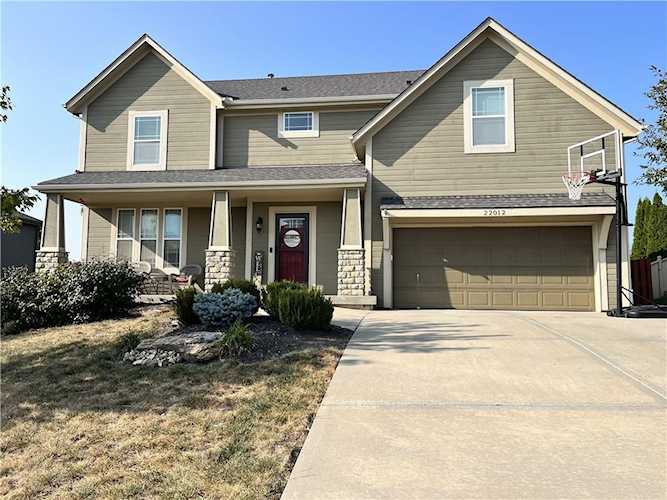 22012 W 95th Terrace Lenexa, KS 66220