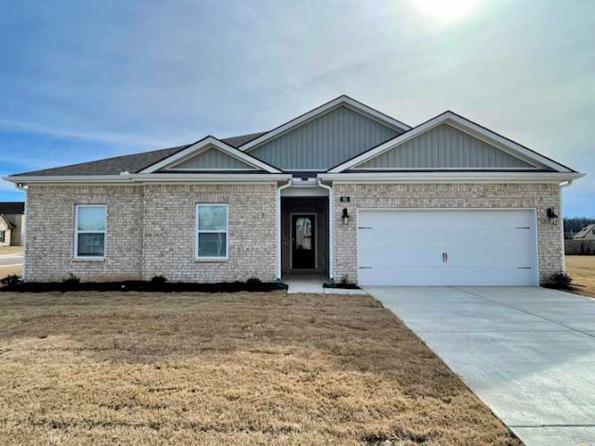 95 Robinwood Ln Oakland, TN 38060