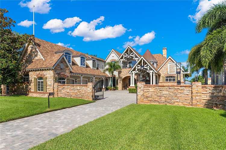 214 Harbor View Ln Largo, FL 33770