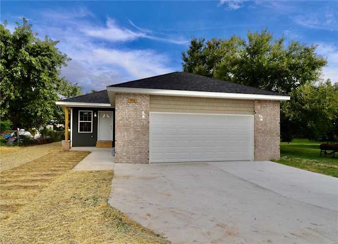 576 W Pierce St Lebanon, MO 65536