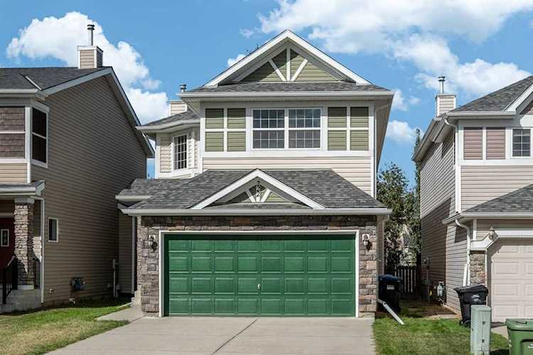 222 Cougar Plateau Mews SW Calgary, AB T3H5S2