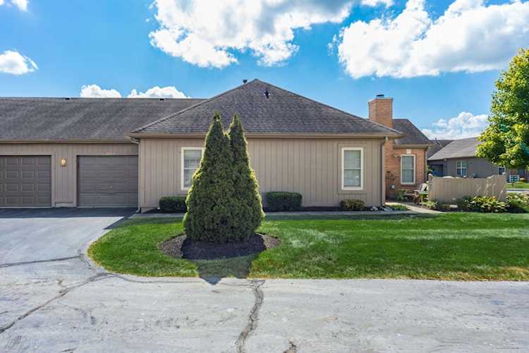 For Sale: $197,000 A condo for sale for sale at 2403 Hooverside Lane Grove City, OH 43123 - Franklin. MLS 223030112 - Welcome to 2403 Hooverside Lane; a charming low maintenance ranch condo in Grove City. You'll find... Photo 1