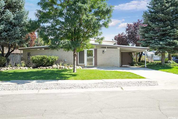 9105 S Greenwood Dr Sandy, UT 84070