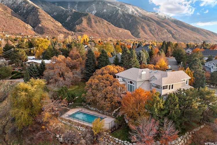 2 Pepperwood Pointe Sandy, UT 84092