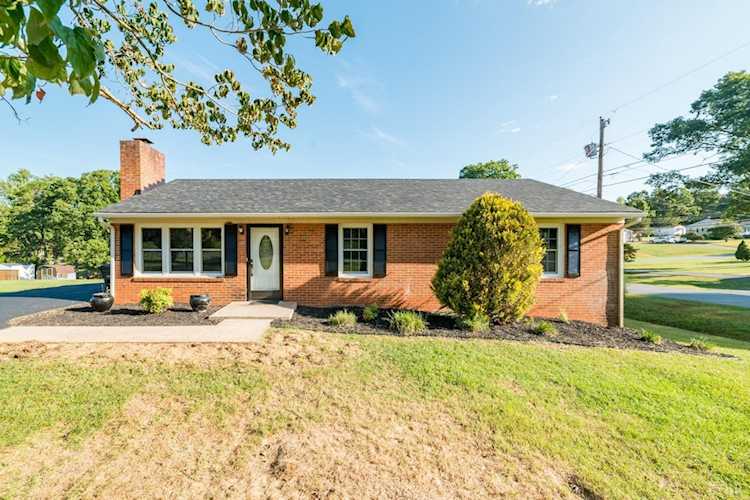 100 Woodbine Dr Lynchburg, VA 24502