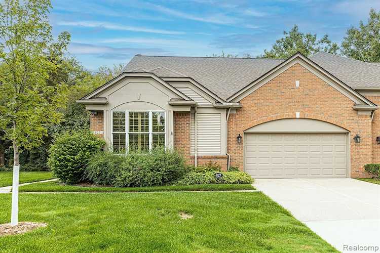 827 Garnet Ct Rochester, MI 48306