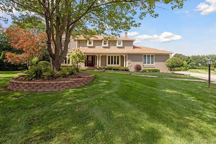 1468 Chestnut Ln Rochester Hills, MI 48309