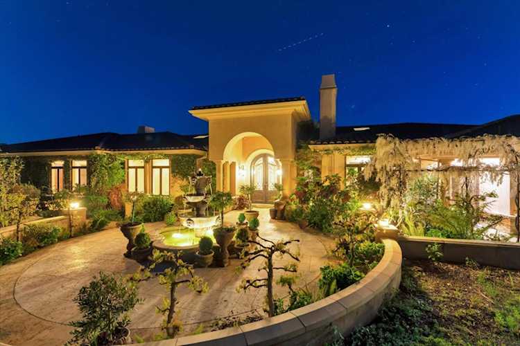 28025 Natoma Rd LOS ALTOS HILLS, CA 94022
