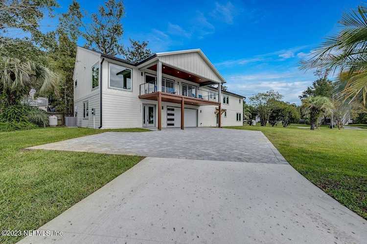 2101 Bartolome RD Neptune Beach, FL 32266