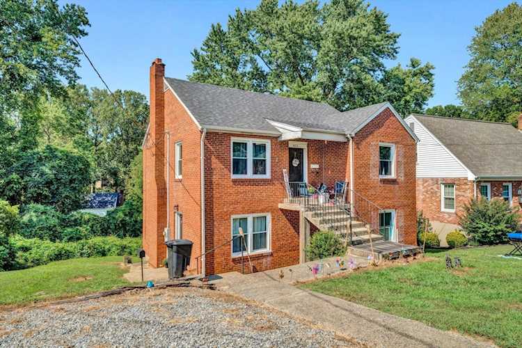 815 Hundley Martinsville, VA 24112