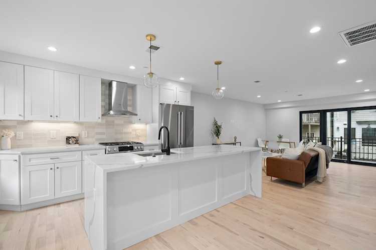 248 Gold St #PH Boston, MA 02127
