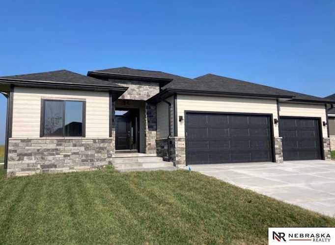 1138 Asher Ave Hickman, NE 68372