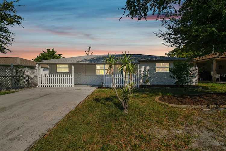 4208 Mesa Dr New Port Richey, FL 34653