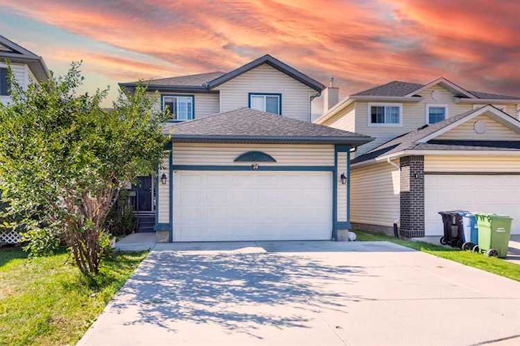 74 Coventry Crescent NE Calgary, AB T3K4Y9