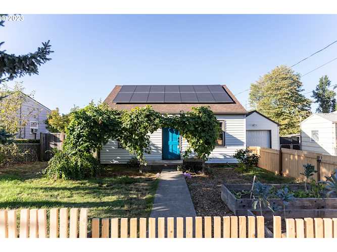 8963 NE Emerson ST Portland, OR 97220