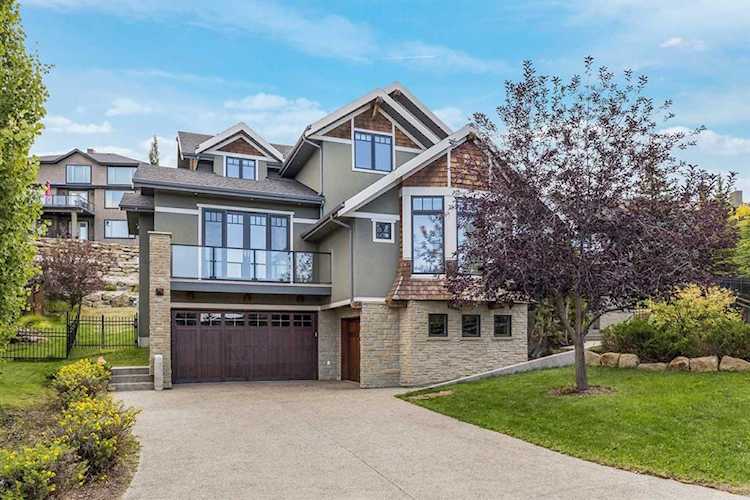 34 Spring Valley Place SW Calgary, AB T3H5S2