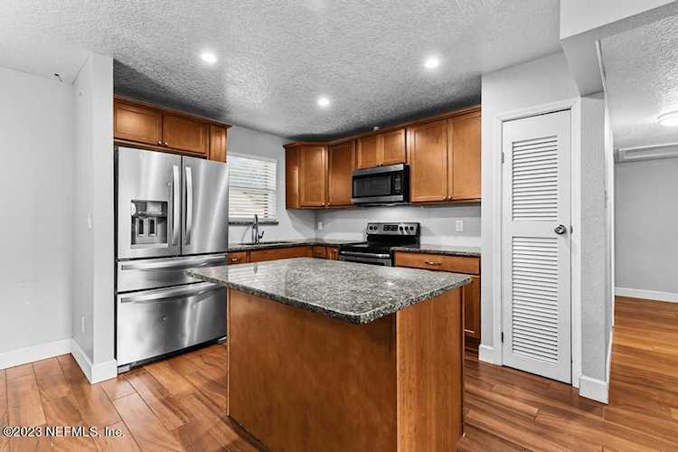 2920 Searchwood DR Jacksonville, FL 32277