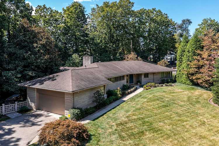 1348 Cooper Dr Lexington, KY 40502