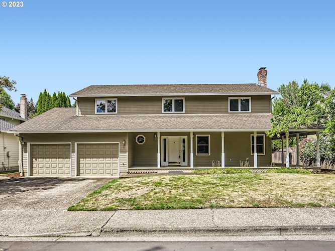 523 NE Goldie DR Hillsboro, OR 97124
