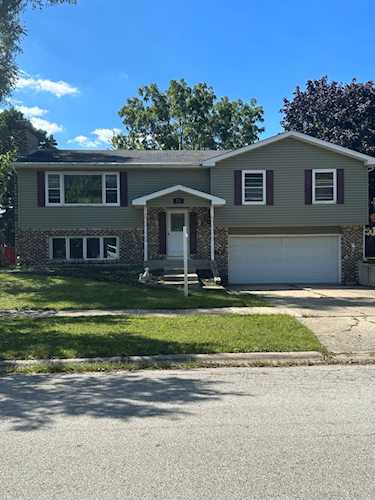 220 N Rosedale Ave Aurora, IL 60506
