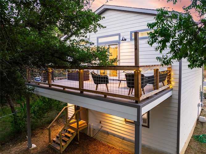 10615 W Lakeview DR Jonestown, TX 78645