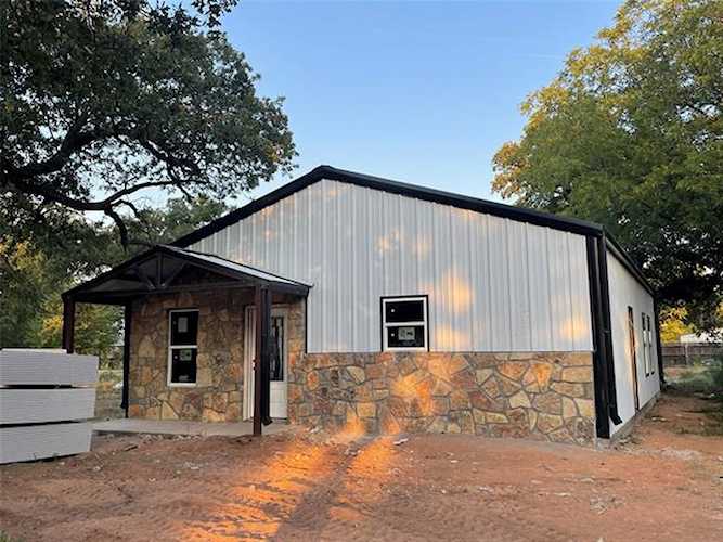 420 Bowie Street Clyde, TX 79510