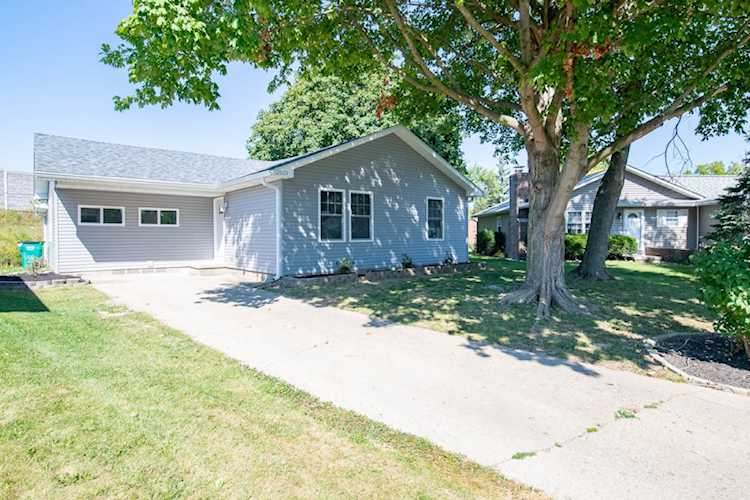 2029 Manor Dr Lebanon, IN 46052
