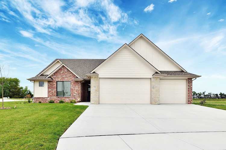 5914 Forbes Ct Bel Aire, KS 67220