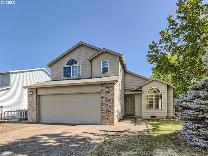 742 SE 68th AVE Hillsboro, OR 97123