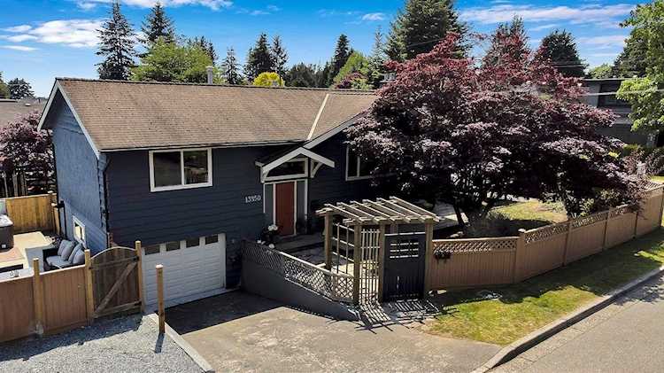 13950 Blackburn Avenue White Rock, BC V4B 2Z5