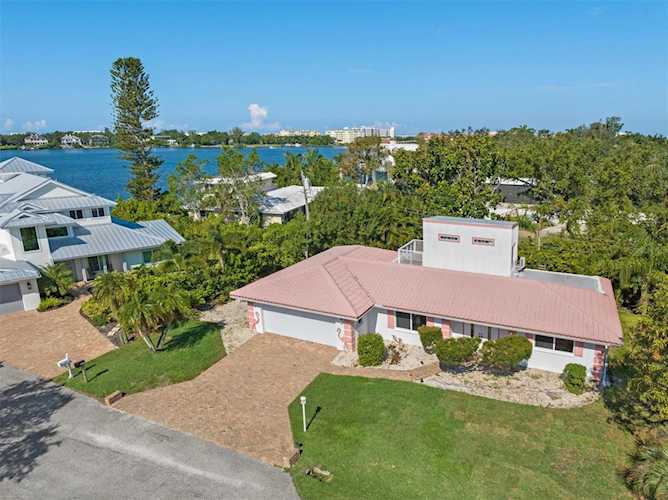 1613 Idle Ln Sarasota, FL 34231