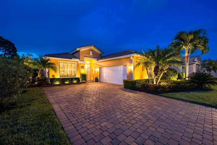 4175 NW Oakbrook Circle Jensen Beach, FL 34957