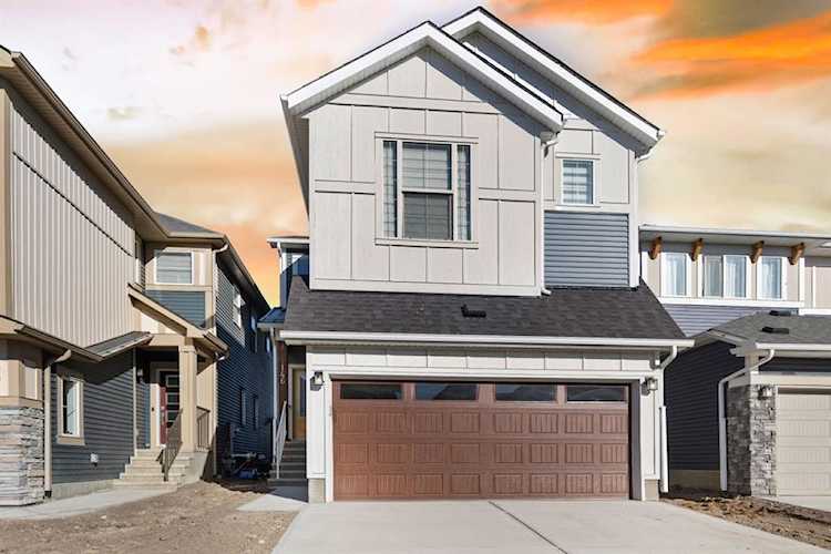 146 Homestead Park NE Calgary, AB T3J 2K6