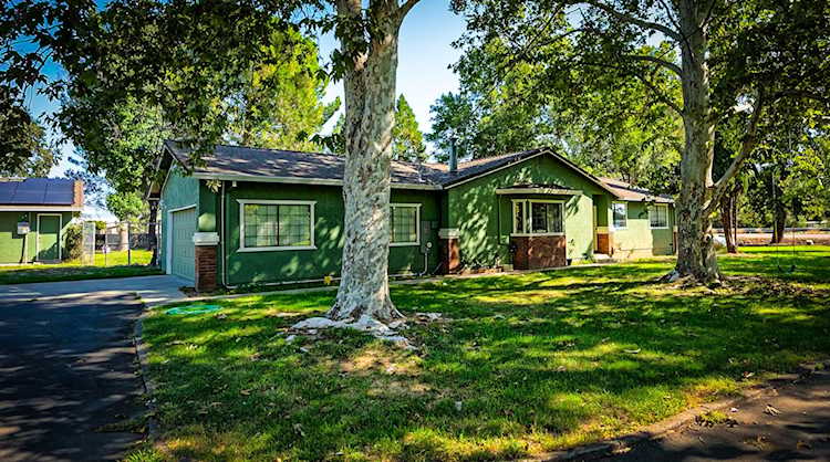 21990 Hillside Dr Palo Cedro, CA 96073