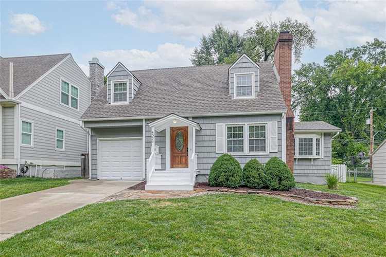 4320 W 70 St Prairie Village, KS 66208
