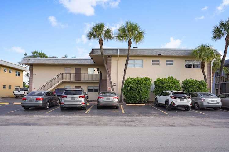 1041 NW 45th St #5 Deerfield Beach, FL 33064