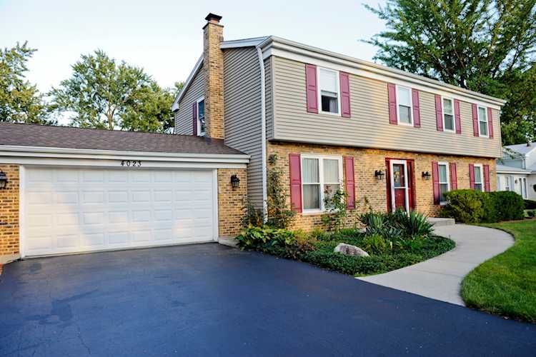 4023 W End Rd Downers Grove, IL 60515