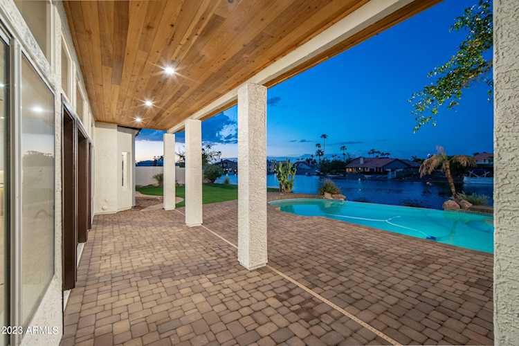 1232 W Edgewater Drive Gilbert, AZ 85233