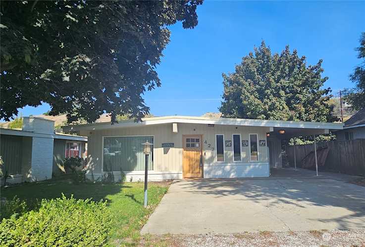 427 E Allen Ave Chelan, WA 98816