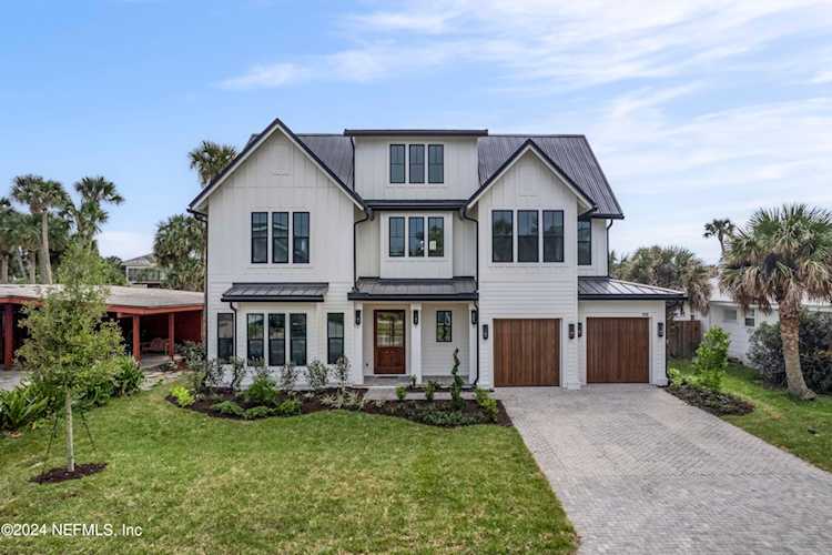 170 Club DR Atlantic Beach, FL 32233