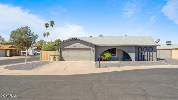 4930 W Saguaro Drive Glendale, AZ 85304