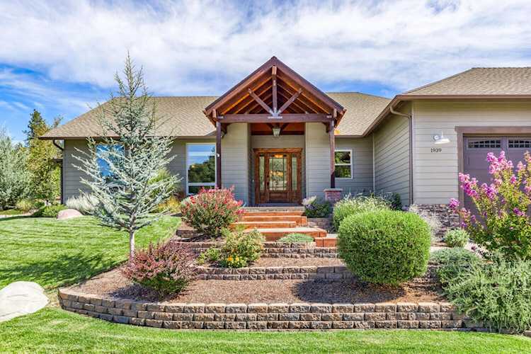 1939 SE Harpazo Ln Grants Pass, OR 97527