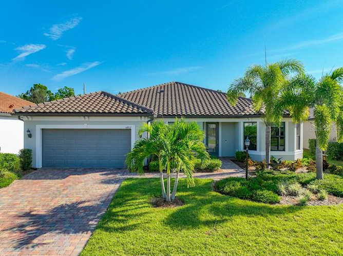 6803 Chester Trl Lakewood Ranch, FL 34202