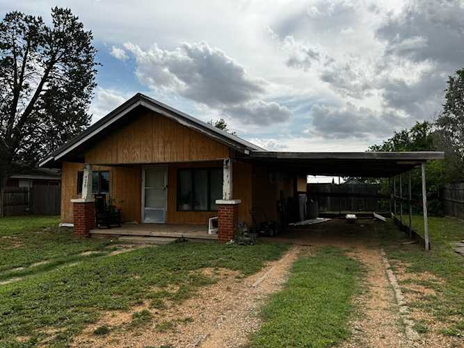 426 S Berkshire Street Crosbyton, TX 79322 | MLS 202314048 Photo 1