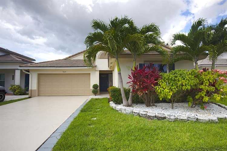 7849 Manor Forest Ln Boynton Beach, FL 33436